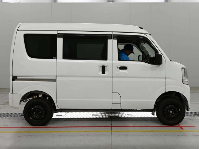 DA17V-172796 - SUZUKI EVERY VAN (White - 2016)