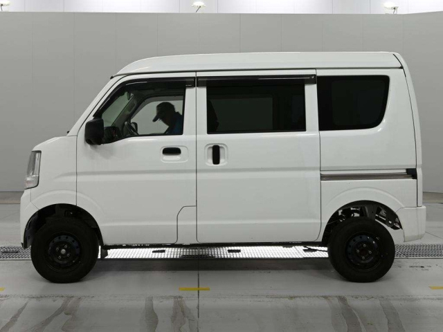 DA17V-172796 - SUZUKI EVERY VAN (White - 2016)